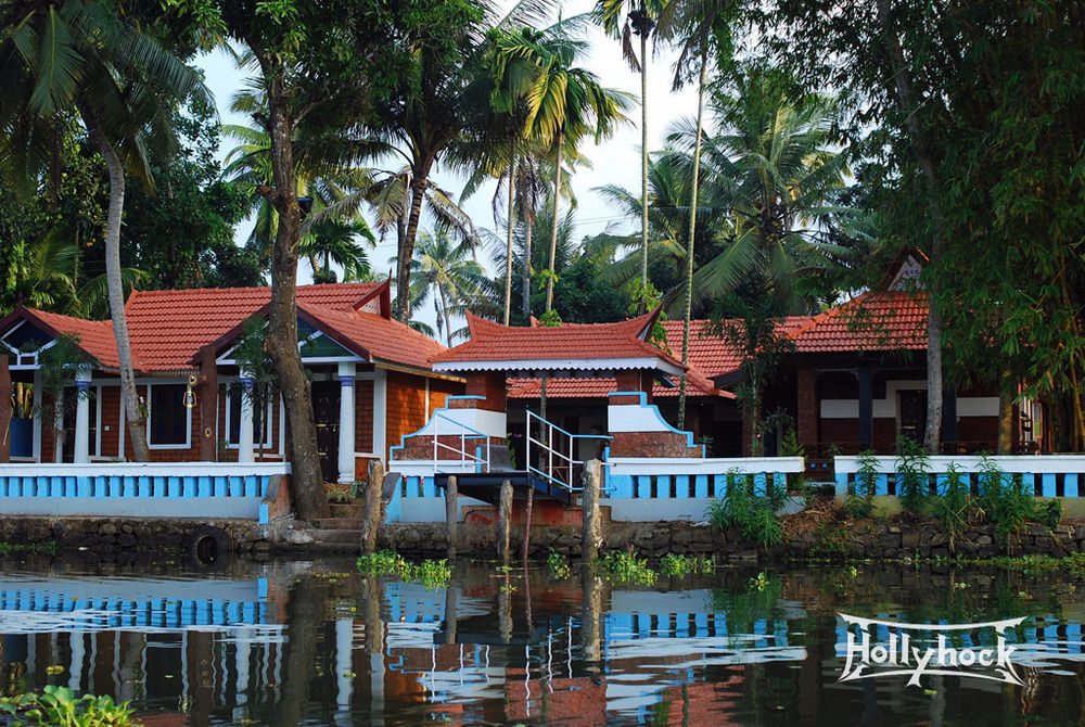 Holly Hock Bed & Breakfast Munnar Bagian luar foto