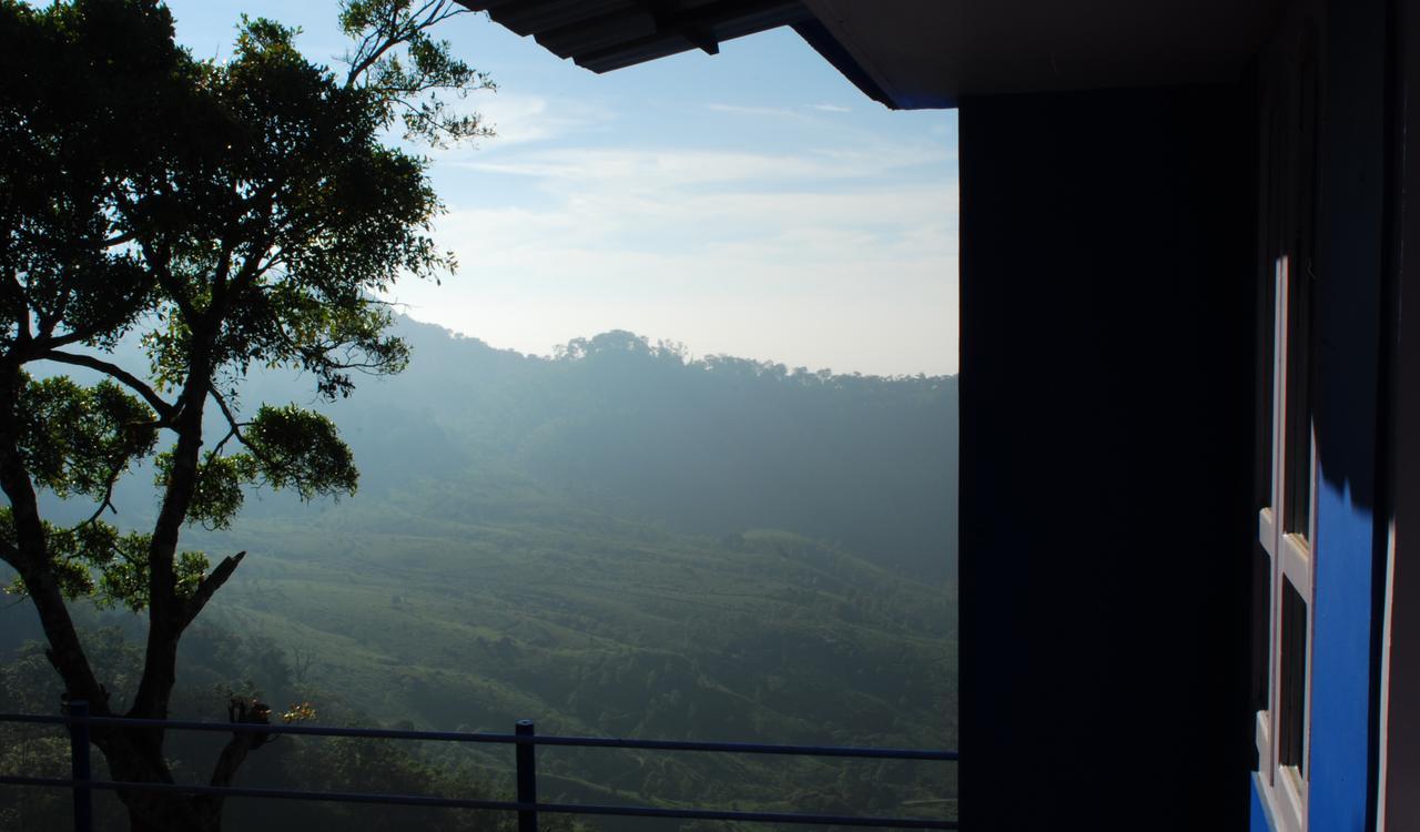Holly Hock Bed & Breakfast Munnar Bagian luar foto