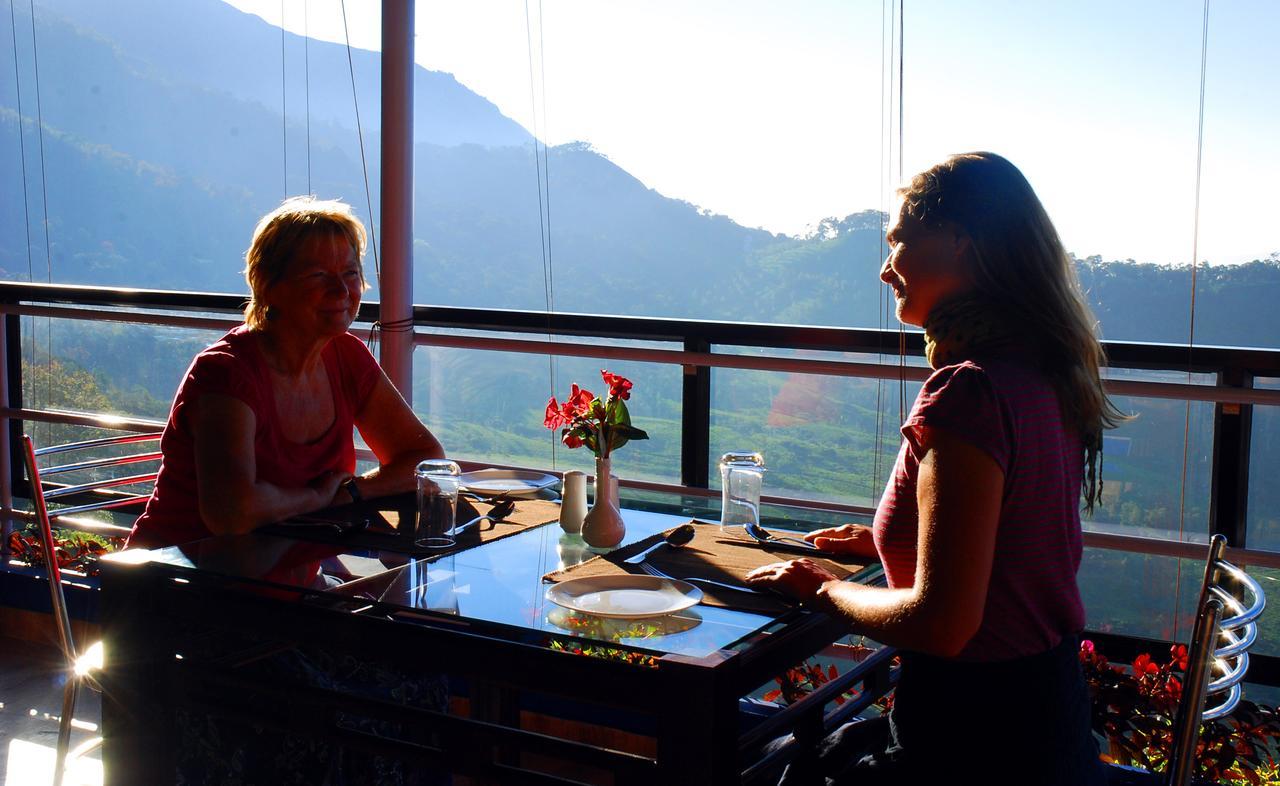 Holly Hock Bed & Breakfast Munnar Bagian luar foto